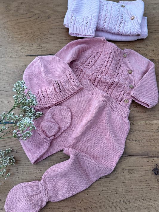 Set coordinato a maglia intrecciata